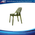 chaise extérieure en plastique et moule de table